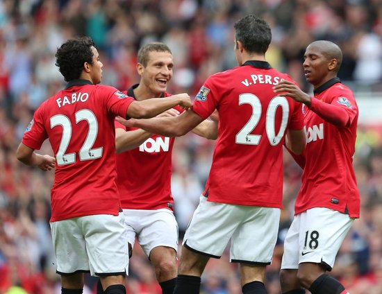 一个在篮球 一个在篮球